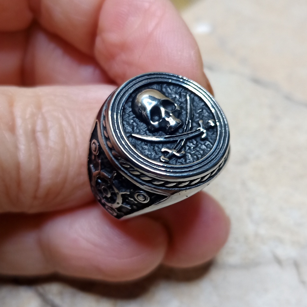 Skull And Swords Ring Stainless Steel sz 8